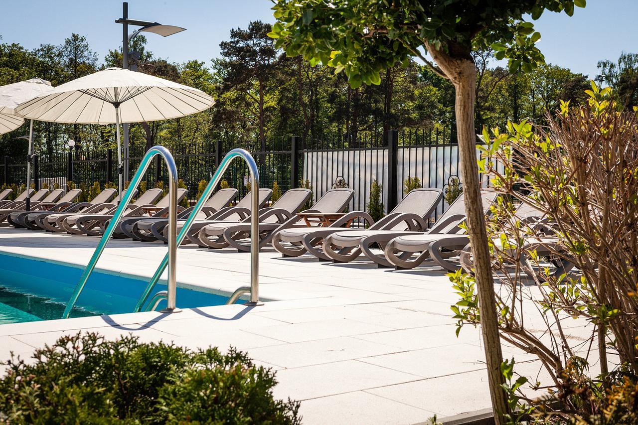 Hotel Alcest Niechorze Exterior foto