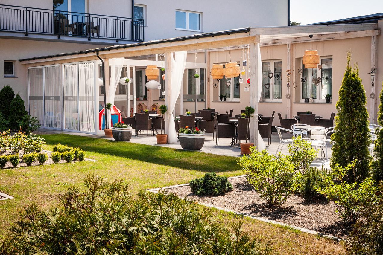 Hotel Alcest Niechorze Exterior foto